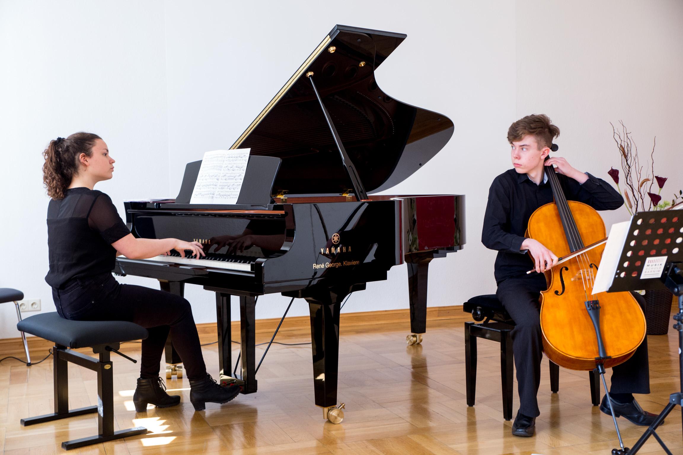 Duo Klavier und Cello bei "Jugend musiziert"