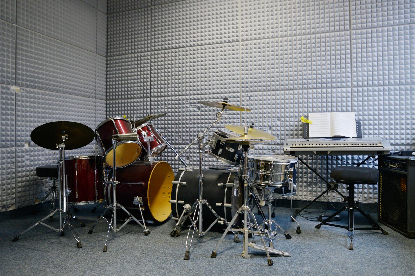 Raum voller Instrumente