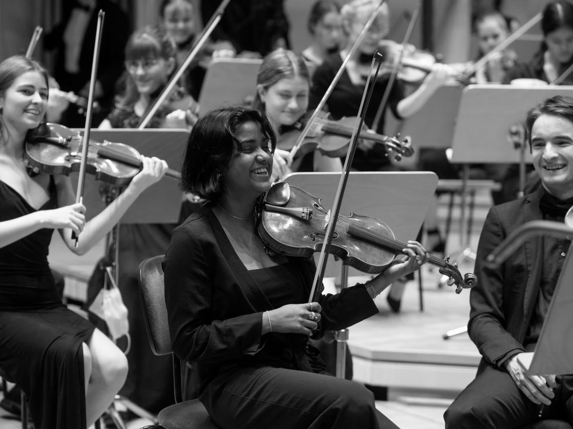 Mitglieder der Jungen Philharmonie Brandenburg spielen im Konzerthaus